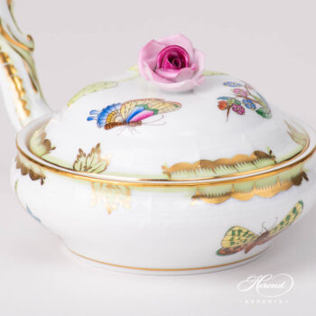 Patty Pan w. Rose Knob 388-0-09 VBA Queen Victoria design. Herend porcelain