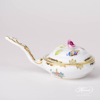 Patty Pan w. Rose Knob 388-0-09 VBA Queen Victoria design. Herend porcelain