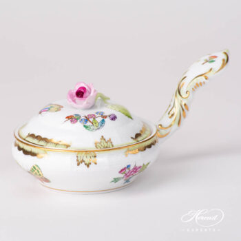 Patty Pan w. Rose Knob 388-0-09 VBA Queen Victoria design. Herend porcelain