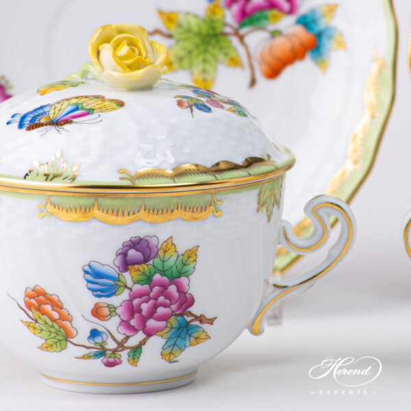 Soup Cup with Saucer and Lid 1718-0-09 VBO Queen Victoria pattern. Herend porcelain