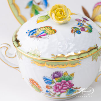 Soup Cup with Saucer and Lid 1718-0-09 VBO Queen Victoria pattern. Herend porcelain