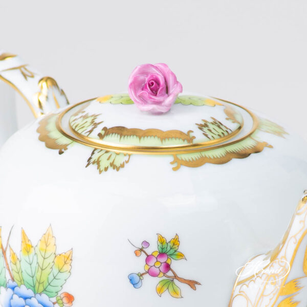 Tea Pot with Rose Knob 607-0-09 VBO Queen Victoria pattern of Herend.