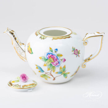 Tea Pot with Rose Knob 607-0-09 VBO Queen Victoria pattern. Herend porcelain