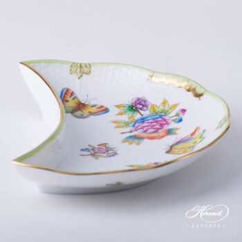 Crescent plate of Herend Queen Victoria VBO 531-0-00