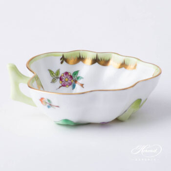 Sugar Bowl 492-0-00 VBA Queen Victoria design. Herend porcelain