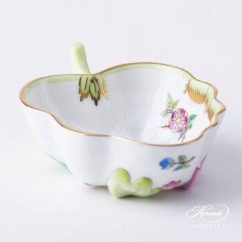 Sugar Bowl 492-0-00 VBA Queen Victoria design. Herend porcelain