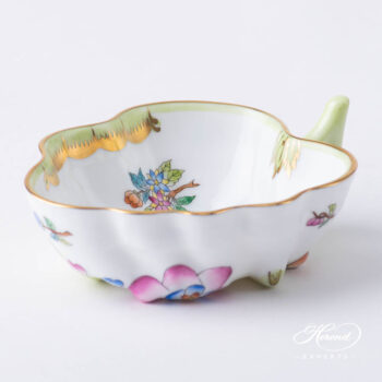 Sugar Bowl 492-0-00 VBA Queen Victoria design. Herend porcelain