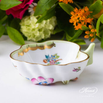Sugar Bowl 492-0-00 VBA Queen Victoria design. Herend porcelain