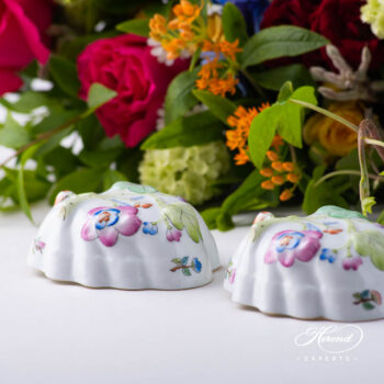 Sugar Bowl 492-0-00 VBA Queen Victoria design. Herend porcelain