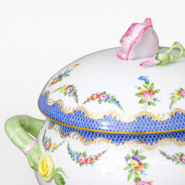 Tureen - Herend porcelain 23-0-09 LTBS-EBH - Flower Garland with Blue Fish Scale design.